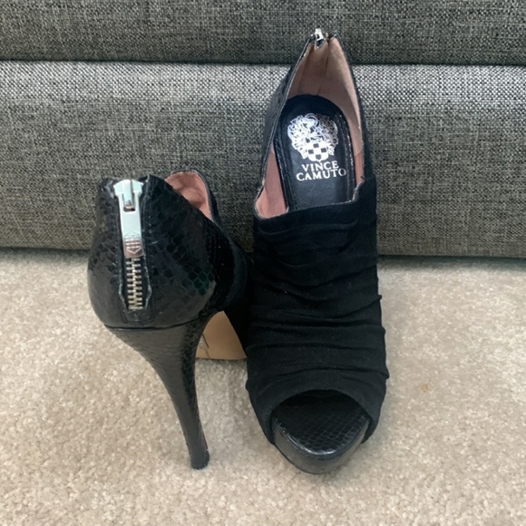 NWOB. Stunningly gorgeous, VC Mikki booties. - Picture 6 of 7